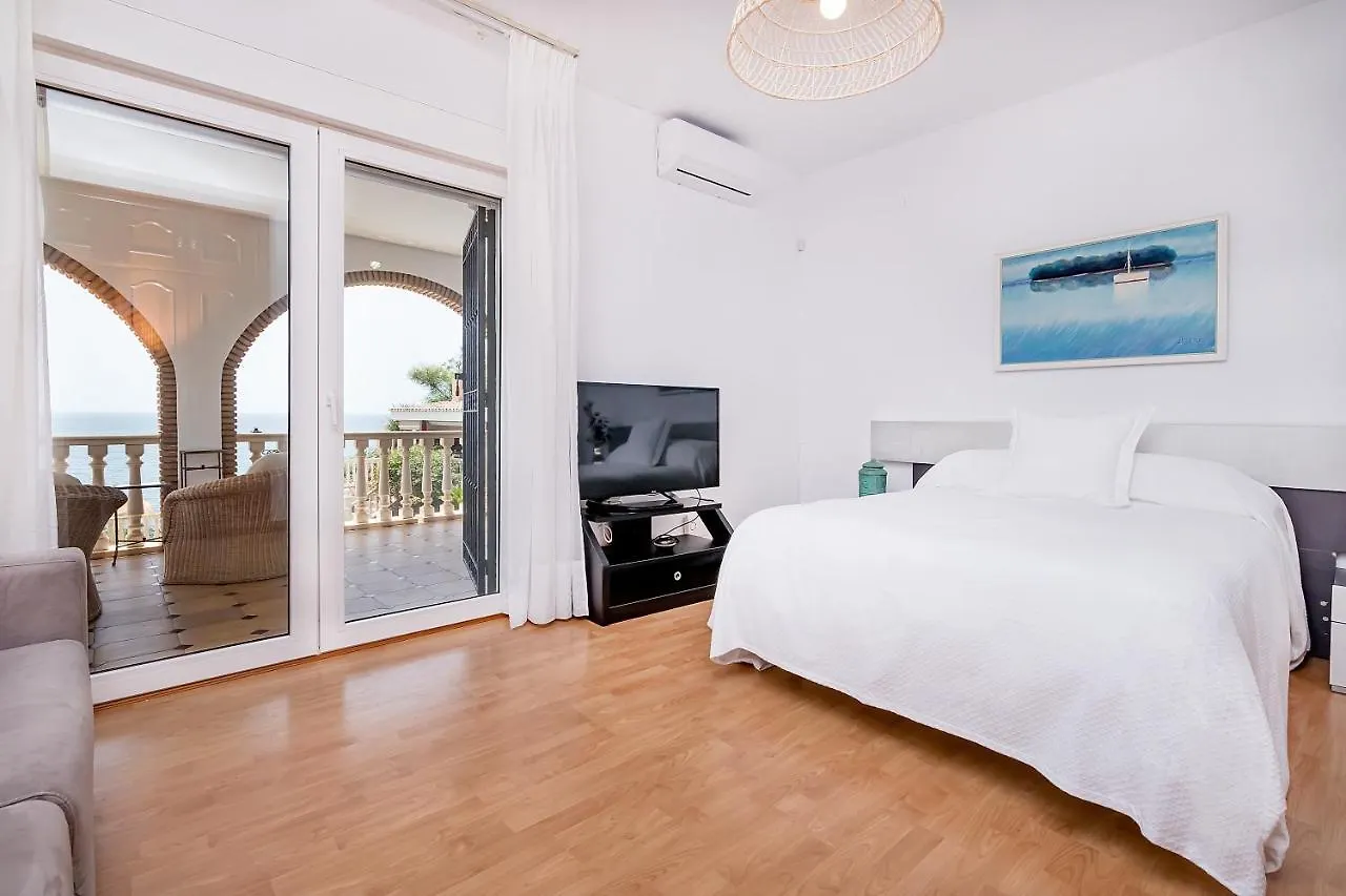 Bhost - Villa Sunrise Benalmádena